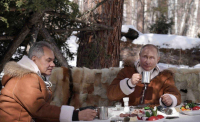 Putin, hafta sonu tatilinde Savunma Bakanı ile Sibirya’da