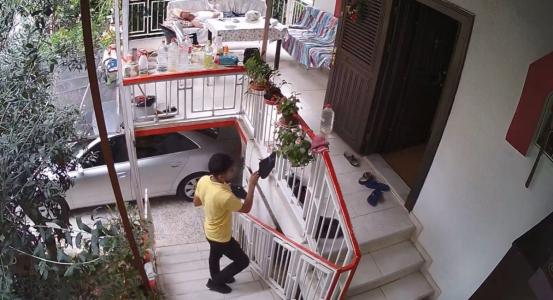 Mersin’de Uyuyan Adamı Güpegündüz Soydu